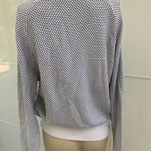 Theory 38 black and white knit long sleeve large